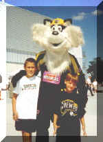 Crew-cat.jpg (19857 bytes)